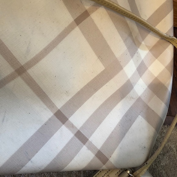 💰SOLD-Authentic BURBERRY nova check tote bag & wristlet - Picture 3 of 10